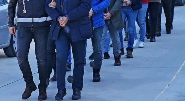 alihan-kurisin-kardesinin-evinden-cephanelik-cikti-1786730253404.jpeg