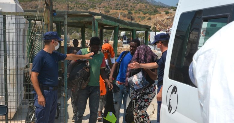 Datça açıklarında 37 kaçak göçmen yakalandı