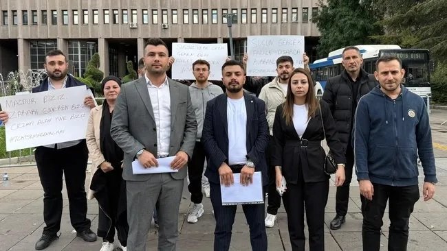 Kredi kartını arkadaşına verdi başına gelmeyen kalmadı: 54 ayrı soruşturma açıldı!