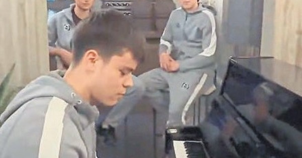 Manisa’nın piyanist kalecisi