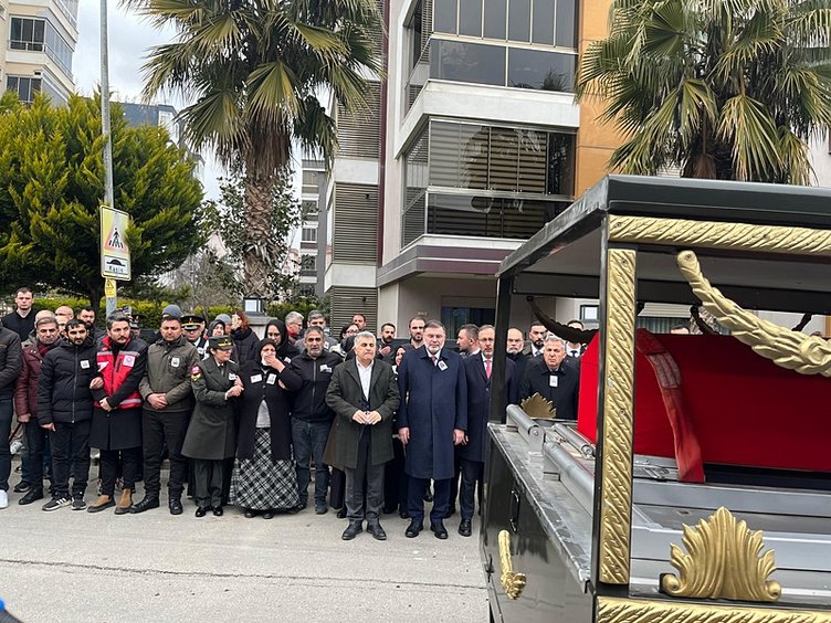 İzmirli şehidimiz son yolcuğuna uğurlandı!