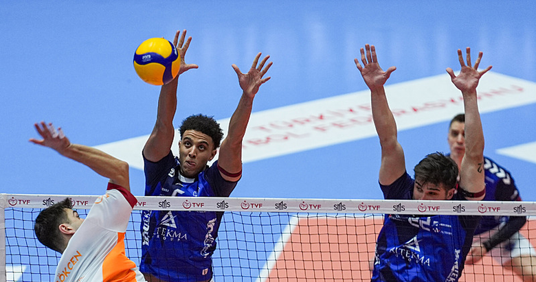 Altekma gurbette galibiyet arıyor