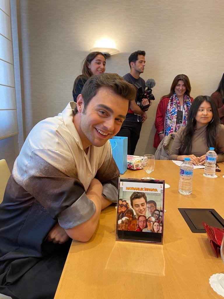 Kardeşlerim’in Ömer’i Bilal Yiğit Koçak İspanyol hayranları ile buluştu