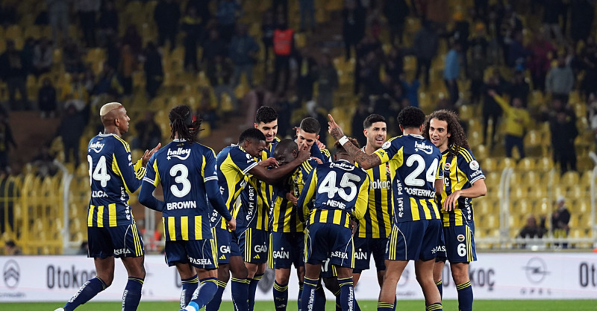 Fenerbahçe'de büyük isyan! O oyuncularla görüş ayrılıkları yaşanıyor