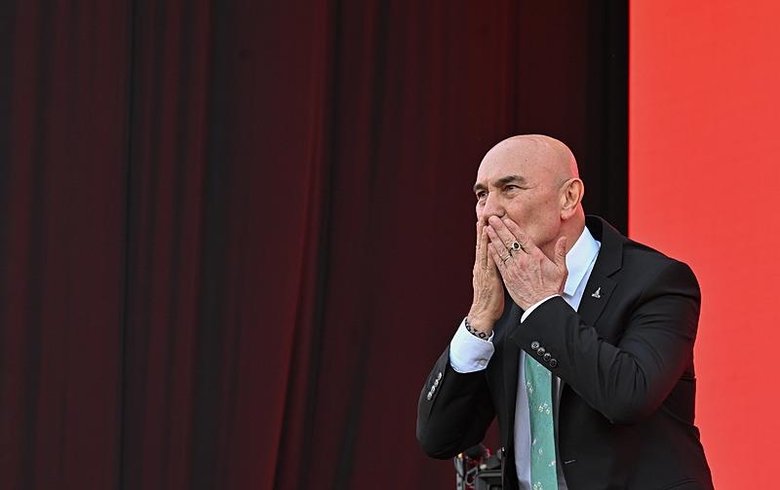 İzmir’de yeniden aday gösterilmeyen CHP’li Soyer’den partisine bombardıman: Umutların sönümlendiğini görüyoruz