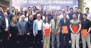 Spor Yöneticiligi mezunlarını verdi