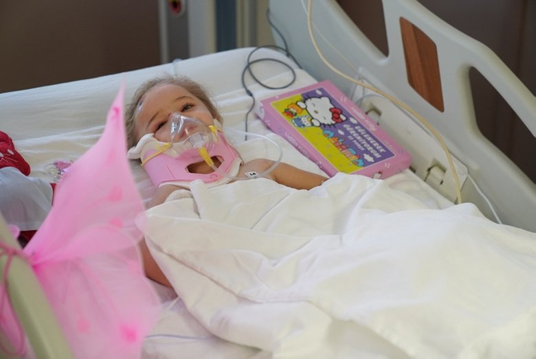 Minik Elif artık emin ellerde!