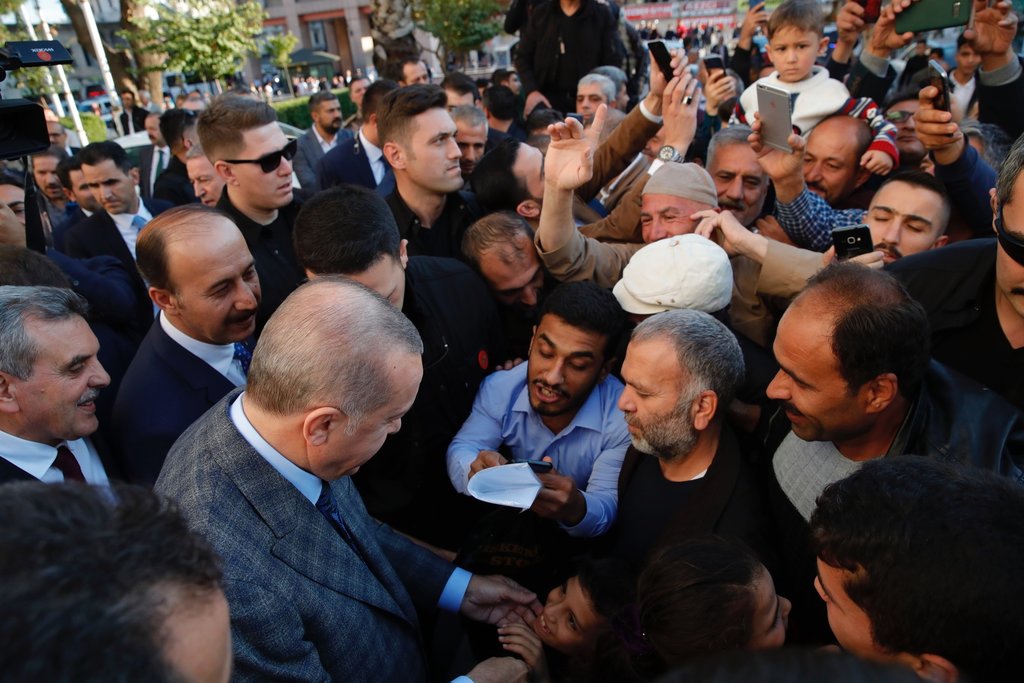Başkan Erdoğan’a Şanlıurfa’da sevgi seli! Şehit Muhammed bebeğin ailesiyle görüştü