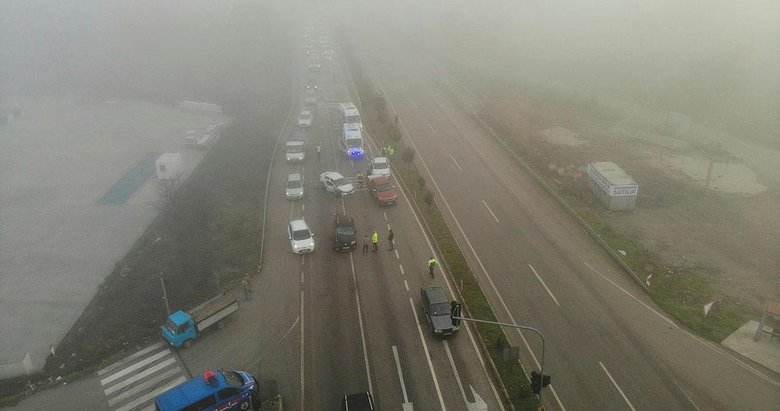 Yoğun sis nedeniyle zincirleme kaza: 7 araç birbirine girdi
