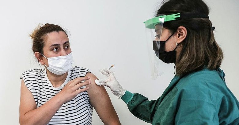 Üçüncü doz aşı gerekli mi? Türkiye’de uygulanacak mı? Bilim Kurulu üyesi açıkladı