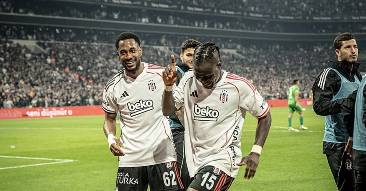 Beşiktaş yarı finale yükseldi