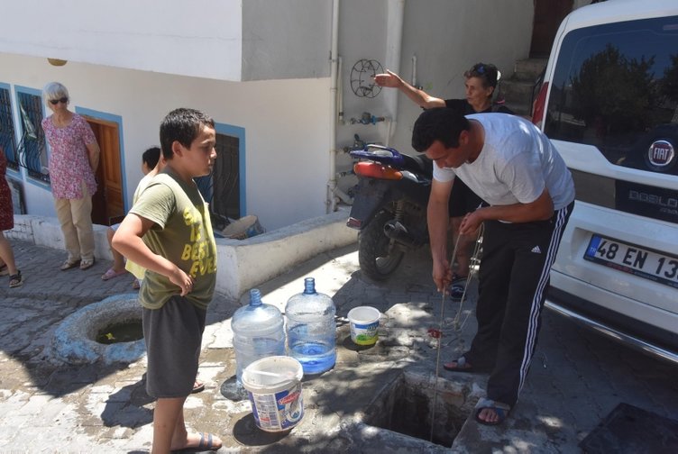 Bodrum’da günlerdir sular akmıyor! Vatandaş çileden çıktı