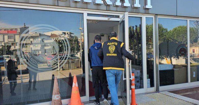 Balıkesir Bandırma’da araç çaldılar! Ekipler yakaladı