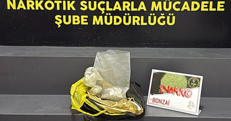 İzmir’de zehir operasyonu! 1 kilo 950 gram bonzai ele geçirildi