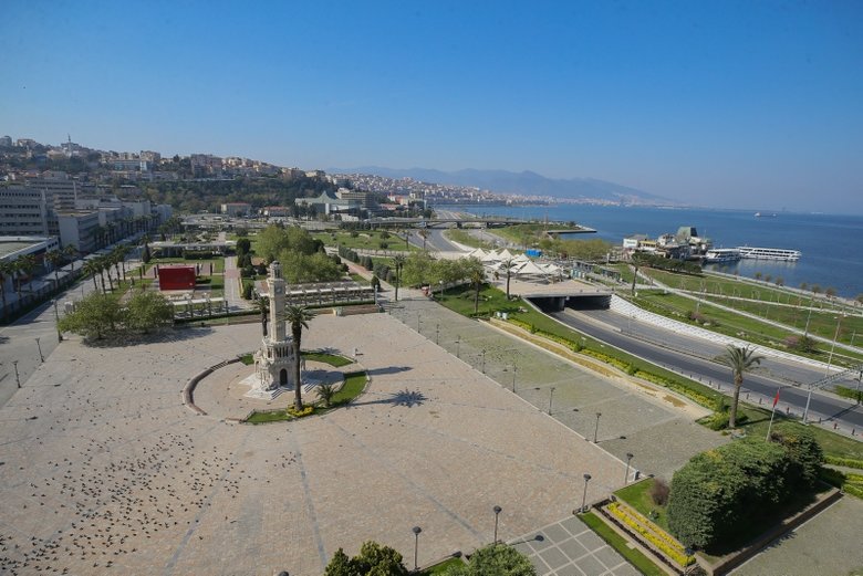 İzmir’de termometreler 40 dereceye dayandı! Cadde ve sokaklar boş kaldı