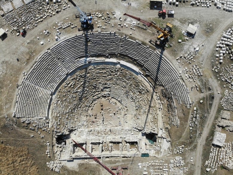 Antik tiyatro, 1600 yıl sonra seyirciyle buluşacak