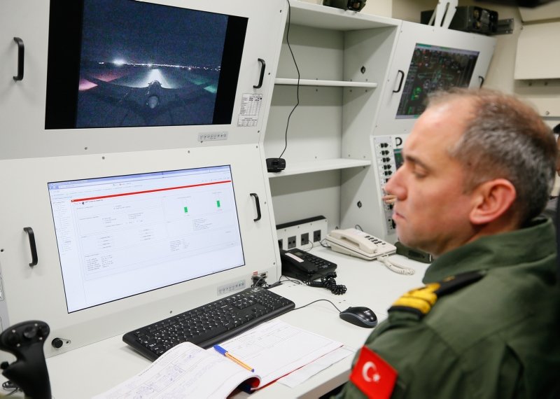 Türkiye’den KKTC Geçitkale Havalimanı’na ilk İHA havalandı