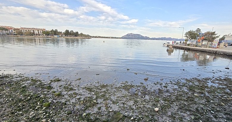 Muğla’da korkutan görüntü! Datça’daki Kumluk Plajı’nda deniz suyu çekildi