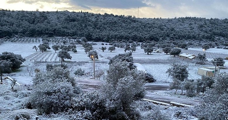 İzmir’de yüksek kesimlere kar yağdı