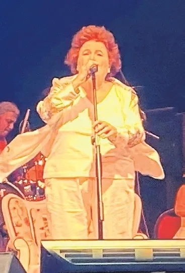 selda-bagcandan-50-bin-kisilik-konser-1786645393083.jpeg