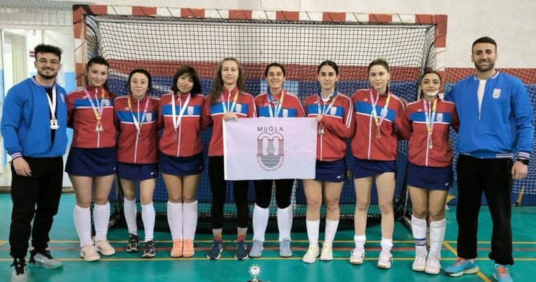 MSKÜ Kadın Hokey takımı Türkiye ikincisi oldu