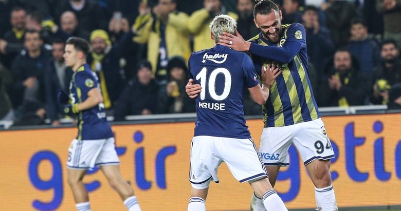 Fenerbahçe, Başakşehir’i 2-0 mağlup etti