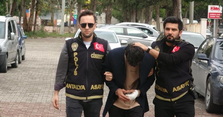 Antalya’da korkunç olay: Evine gitti, 20 yerinden bıçakladı, telefonunu foseptik çukuruna attı!