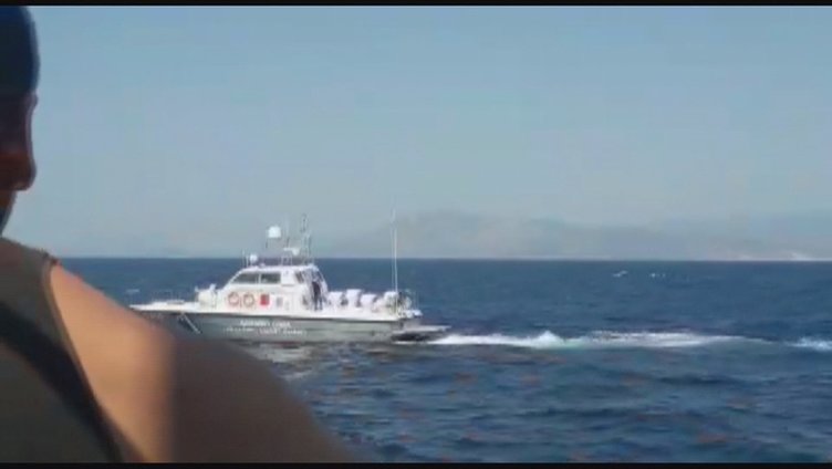 Yunan asker Türk balıkçılara silah çekti
