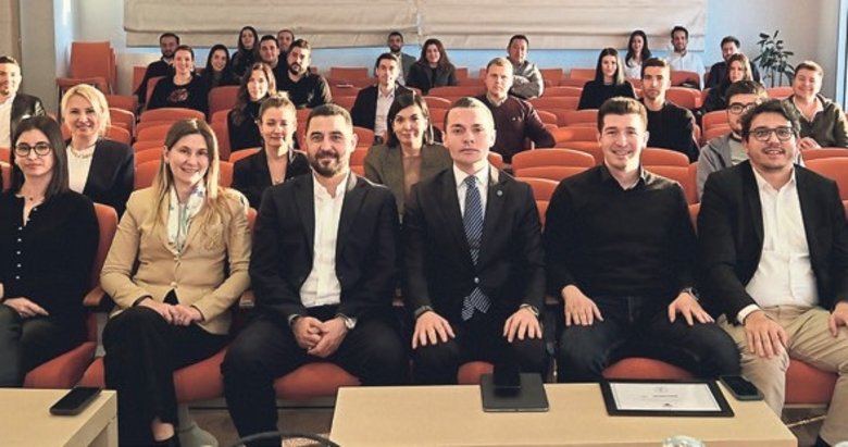 EGİAD üyeleri yapay zeka okuryazarlığı eğitimi aldı