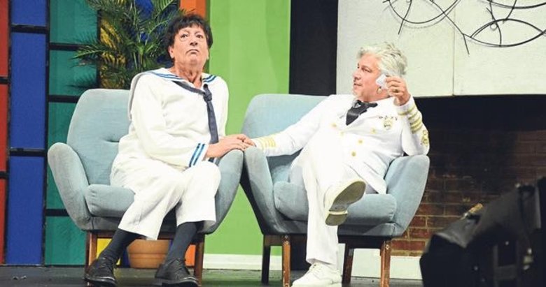 Süt kardeşler izleyiciyi kahkahaya boğdu