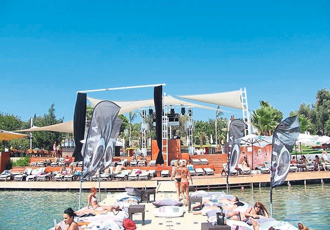 çeşmede Eğlence Ve Farklı Lezzetler Yarışıyor Sarmaşık