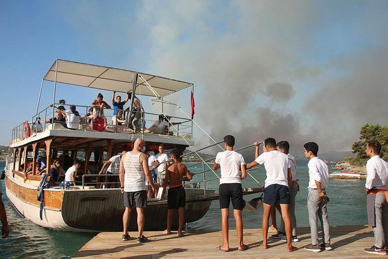 Bodrum’daki Pina Yarımadası’nda 80 hektar orman kül oldu! Otellerde sıkışanlar canlarını böyle kurtardı
