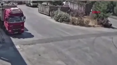 İzmir’de ehliyetsiz sürücü dehşet saçtı