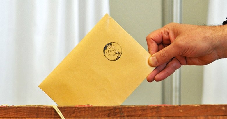 Partilerden İzmir’de sürpriz liste