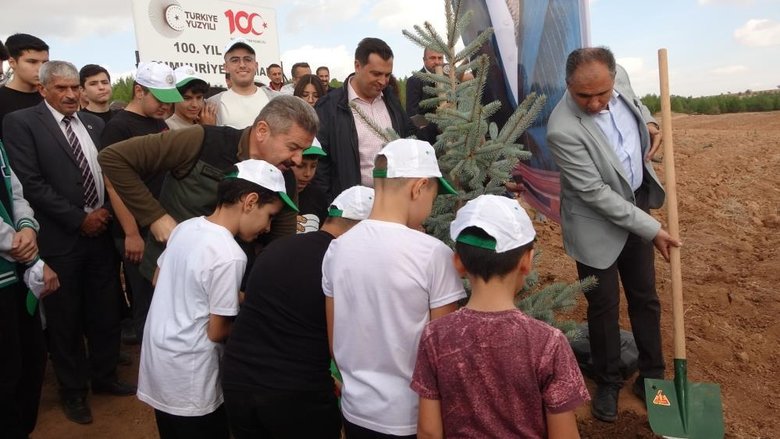 Uşak’ta cumhuriyetin 100. yılı heyecanı! 1923 fidan dikildi
