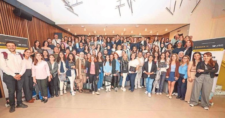 Kadın Akademisi 200 kadınla buluştu