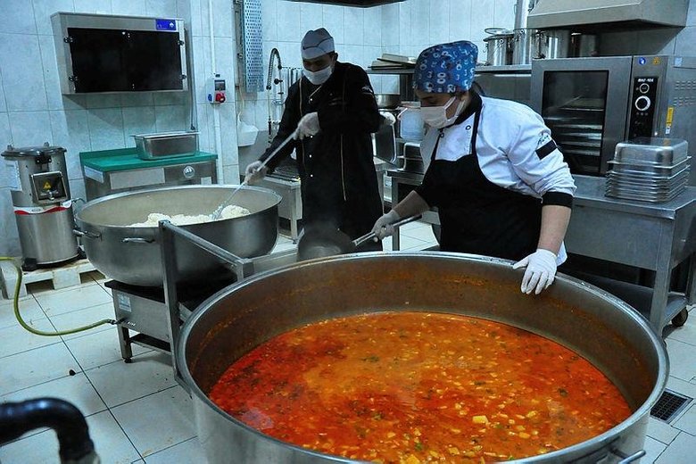 Manisa’da fabrika gibi okul! Milyonluk ciro yapıyor