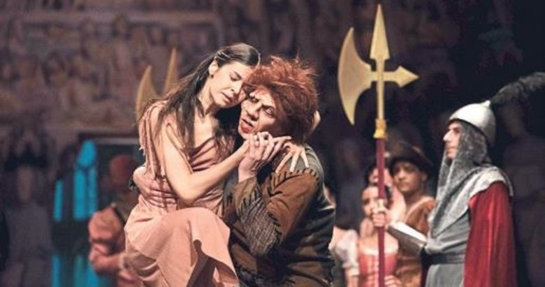 Quasimodo ile Esmeralda aşkı yeniden sahnede