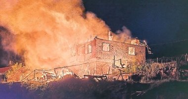 Manisa’da bir ev küle döndü