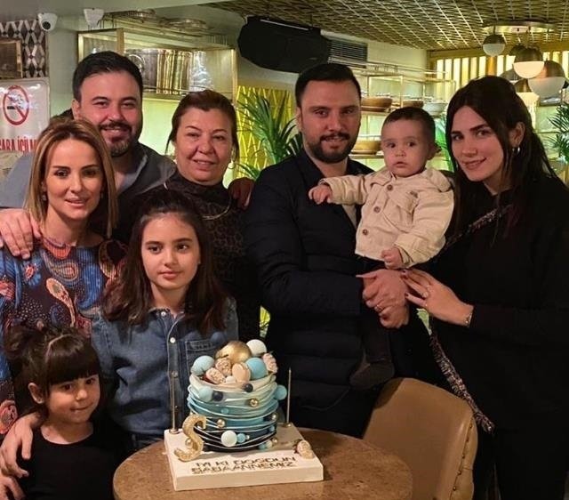 Eltiler barıştı! Buse Varol ve Merve Tektaş’tan yan yana poz geldi