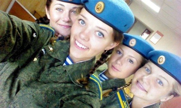 Rusya’nın fenomen kadın polisleri
