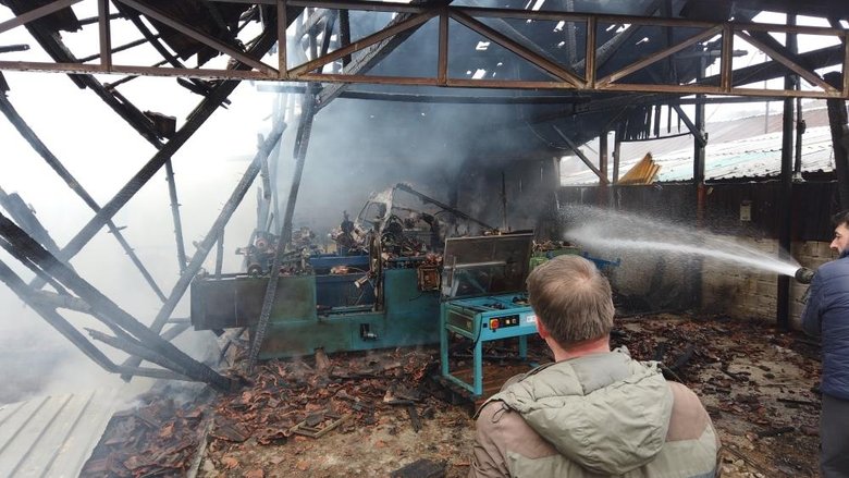 Balıkesir’de kereste fabrikasında yangın