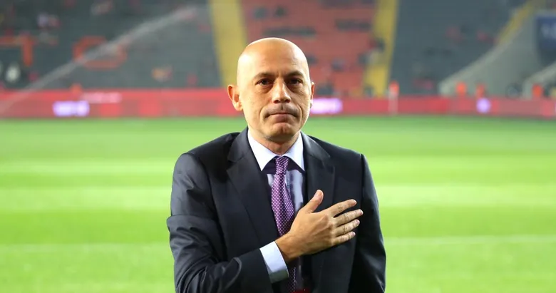 Cüneyt Çakır, Rusya’ya transfer oldu!