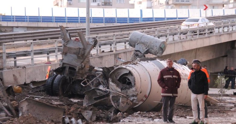 Beton mikseri viyadükten uçtu: 1 ölü