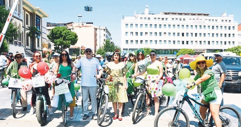 Kadınlar temiz çevre için pedal çevirdiler