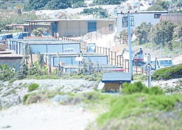 İzmir Çeşme’de doğal alan tel örgüyle kuşatıldı! Halka kapalı ranta açık