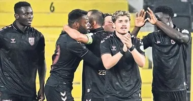 Samsunspor gurbette güldü