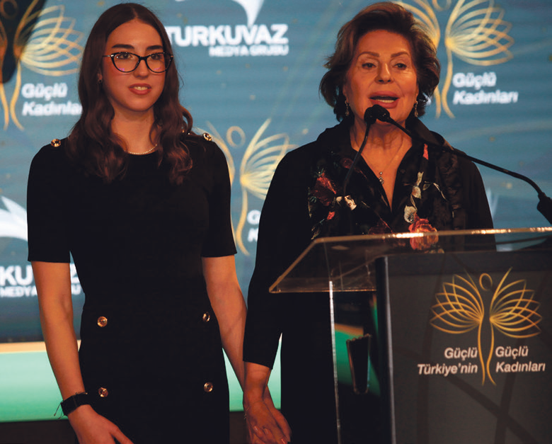 turkiyenin-lider-kadinlari-turkuvazda-bir-araya-geldi-bakan-goktastan-calisan-annelere-mujde-1772654032977.png