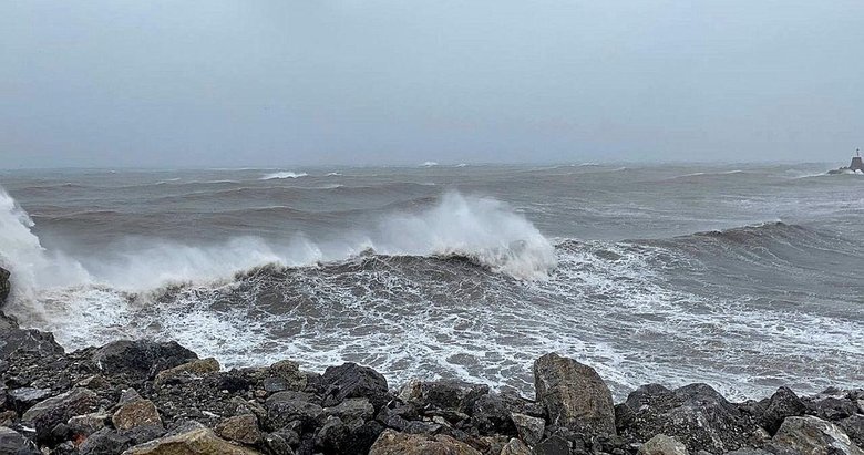 İzmir Aliağa Limanı’na yük taşıyordu! 12 Türk personeli olan gemiyle irtibat kesildi