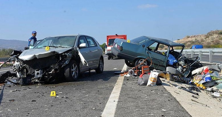 İzmir’de trafik kazası: 2 ölü 2 yaralı